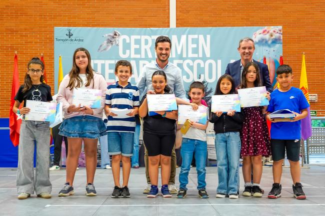 Certamen Literario Escolar - Colegio 6 de diciembre
