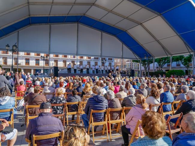 Muestra de baile de Mayores a escena