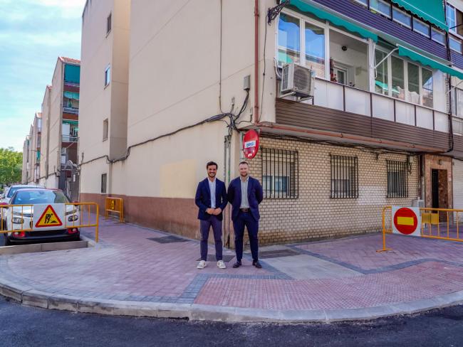 Alejandro Navarro y Víctor Miranda en la Calle Hortensias