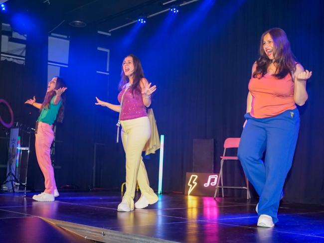 La gala de entrega de premios contó con PROFLUENCERS, la primera comedia musical improvisada en España