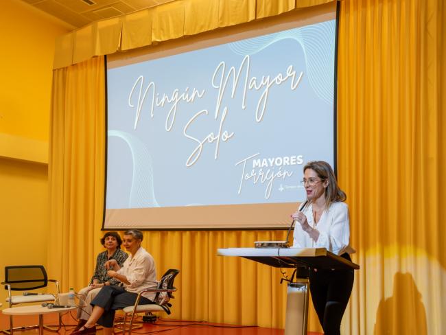 La concejala de Mayores y Voluntariado, Ana Verónica González, acudió a esta jornada