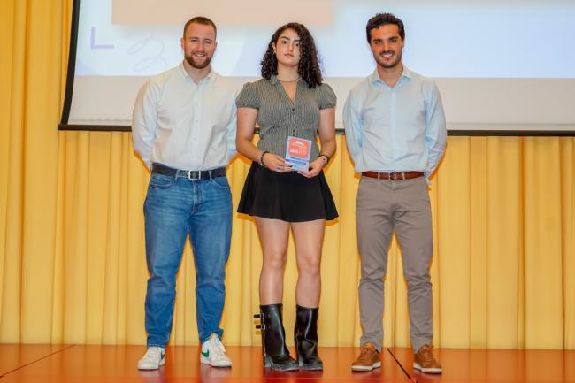 Tercer premio modalidad Pintura: NEREA CORPA SUÁREZ