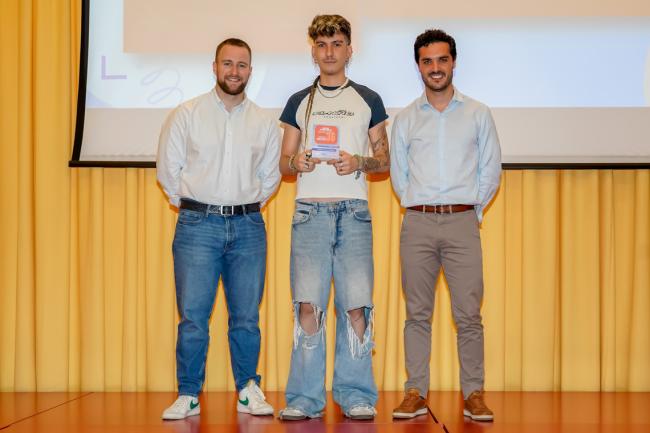 Primer premio modalidad Customización de zapatillas: SERGIO CUENCA GENTO