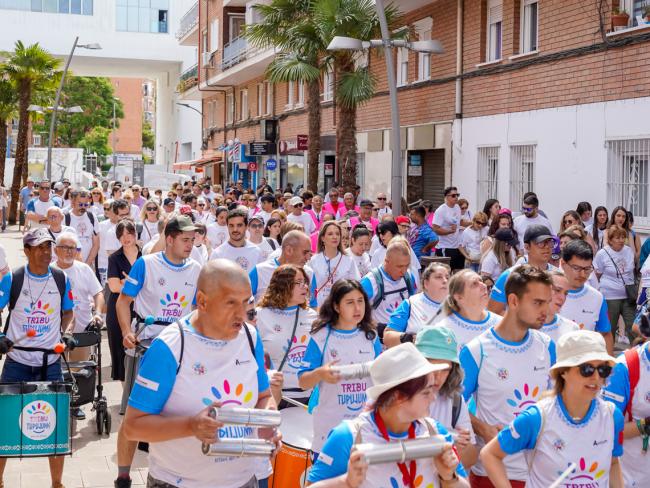 La iniciativa reunió a cientos de vecinos en una gran fiesta a favor de las personas con diversidad funcional 