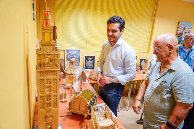 Exposición “Celebrando los logros de las personas mayores”  