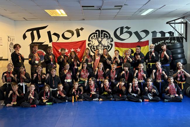 Equipo de Kajukenbo Torrejón de Ardoz dirigido por Cristina Álvarez y Kristhyna Caballero
